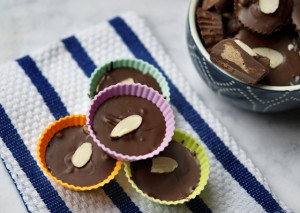 Healthy chocolate recipes plus their health benefits from eatrightmama.com bit.ly/2g2nq48