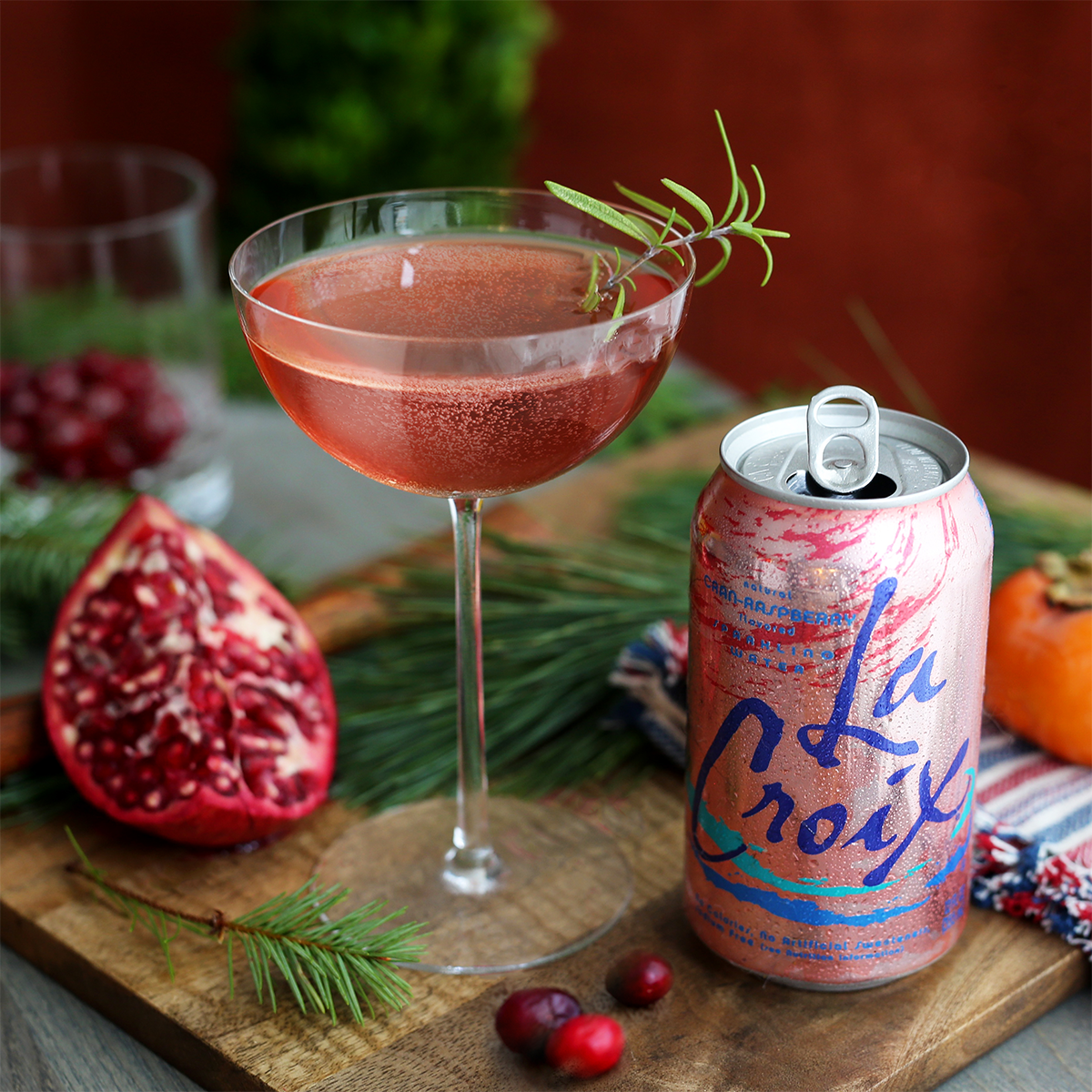 Get your holiday cheer on without the alcohol! Ideas here at eatrightmama.com bit.ly/2gkcsrN