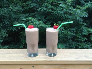 Chocolate smoothie recipe from PCOS nutrition. More at www.eatrightmama.com
